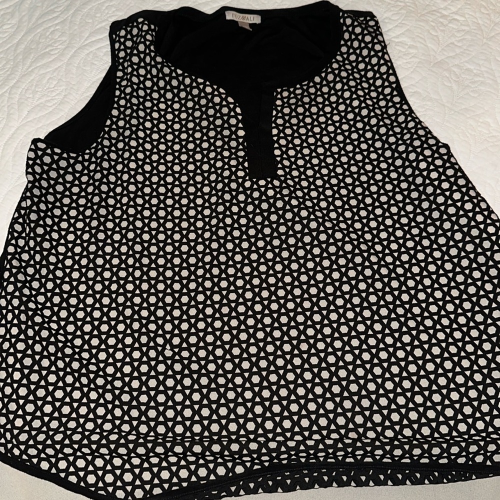 women’s 2X sleeveless top
